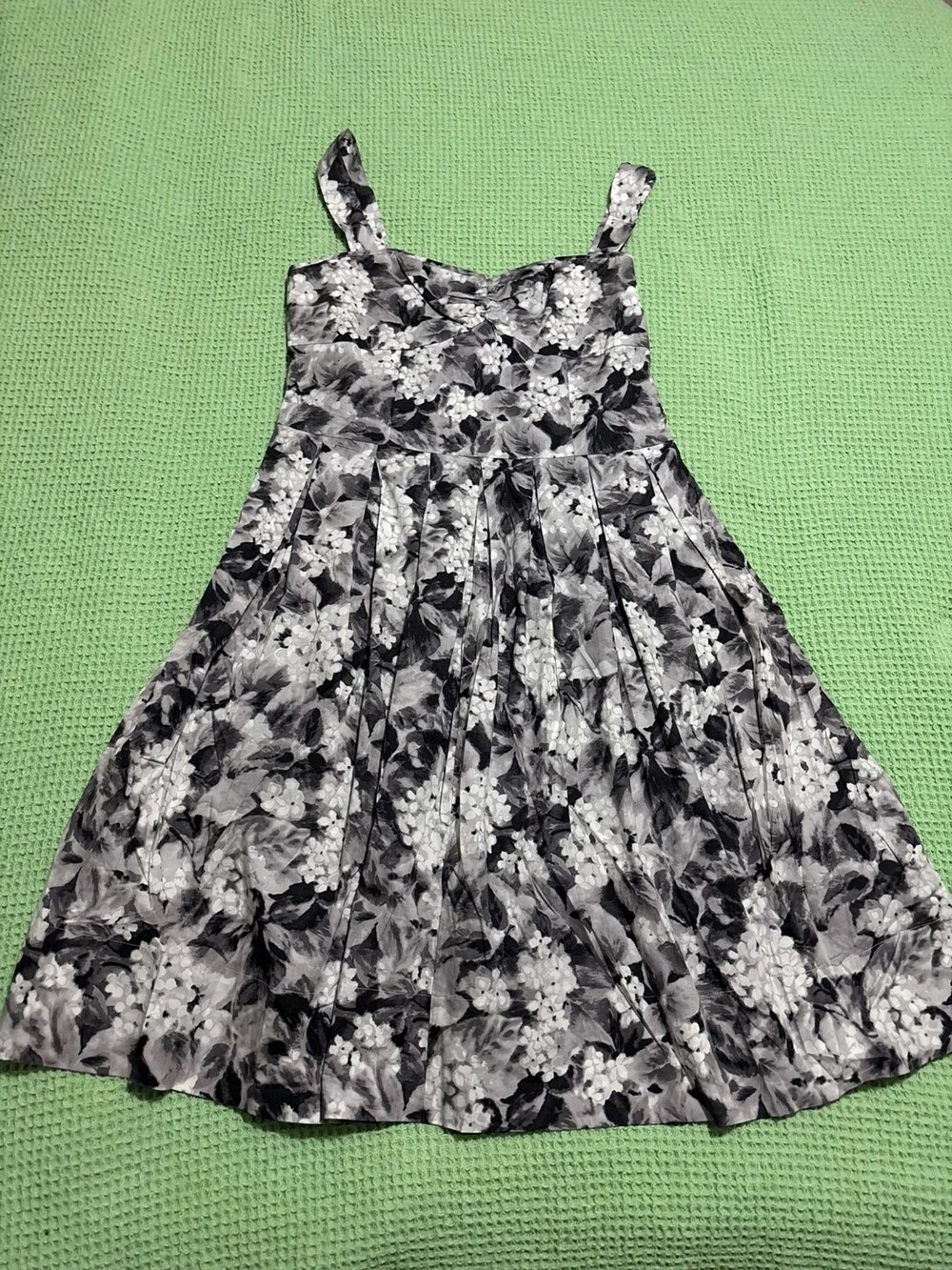 Talbots Gray Floral Fit & Flare Sun Dress Sweetheart Pleated Size 12